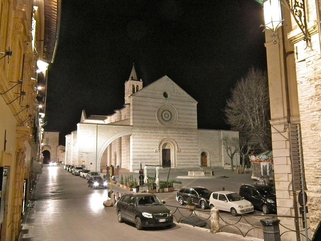 Suite Umberto I Assisi Bagian luar foto